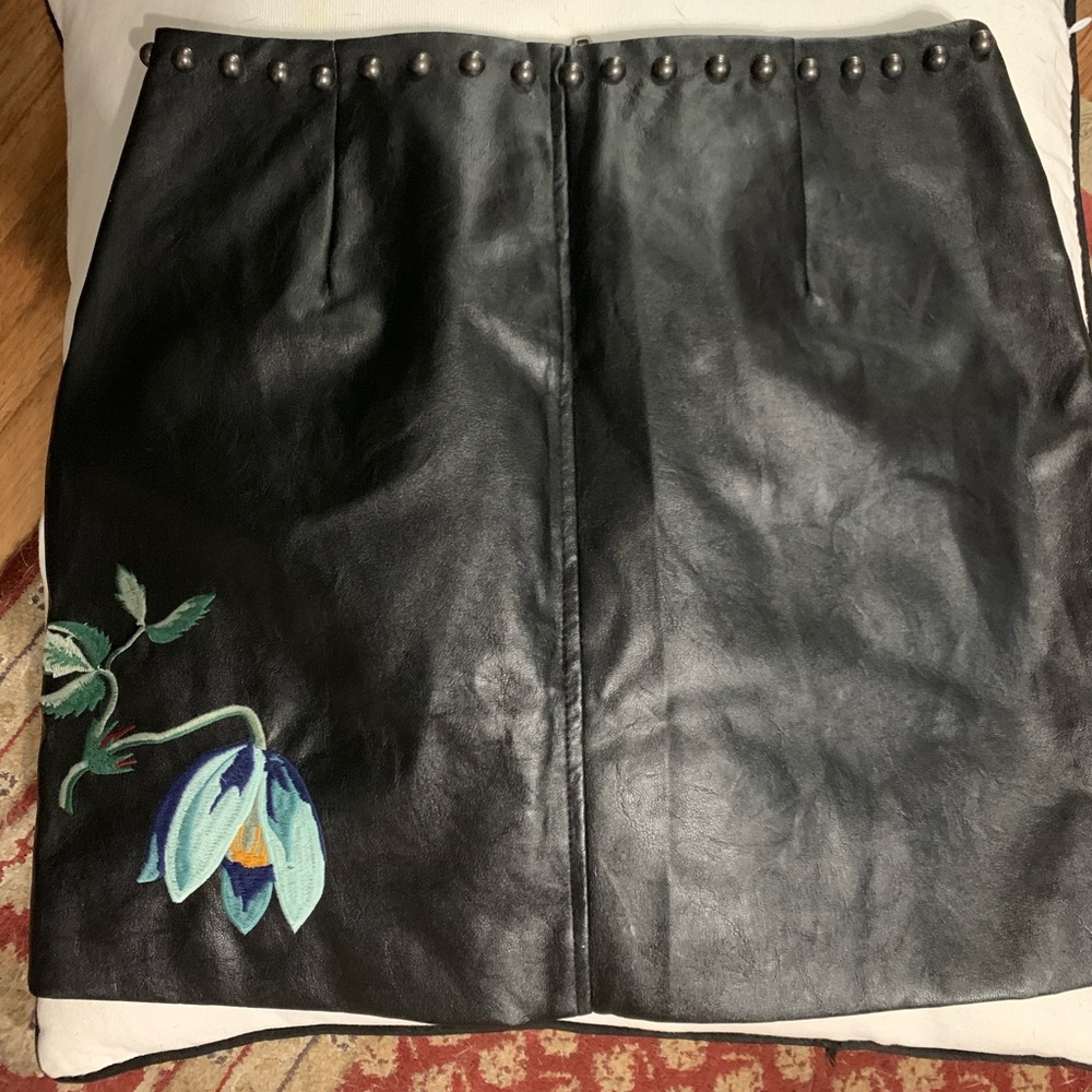 Miss Lola leather skirt